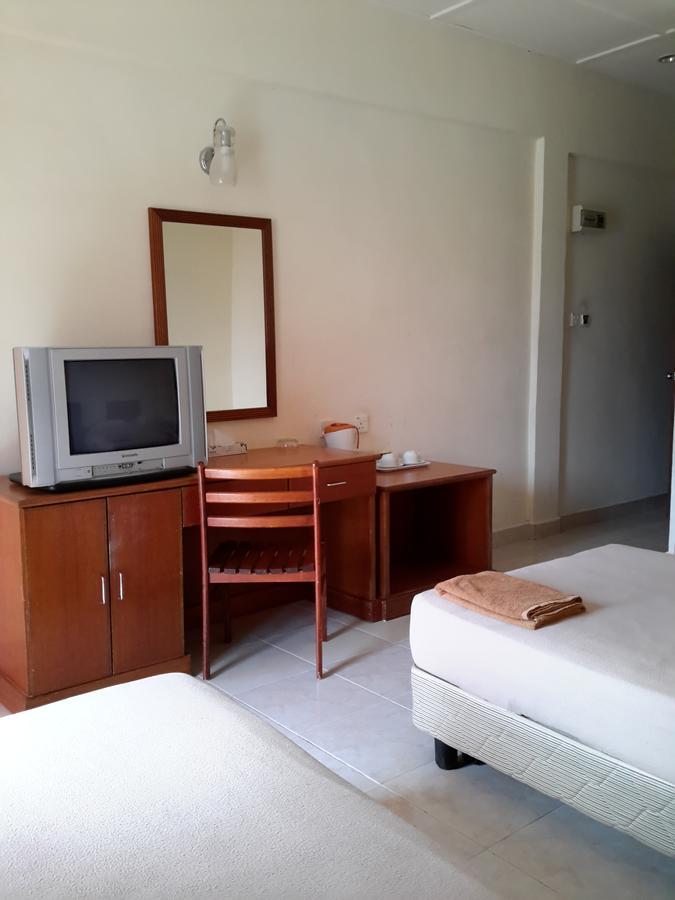 Tanjung Demong Beach Resort Kampung Kuala Besut Ngoại thất bức ảnh