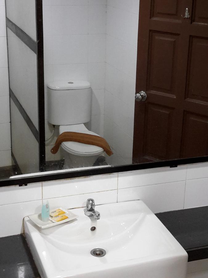 Tanjung Demong Beach Resort Kampung Kuala Besut Ngoại thất bức ảnh