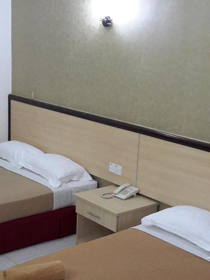Tanjung Demong Beach Resort Kampung Kuala Besut Ngoại thất bức ảnh
